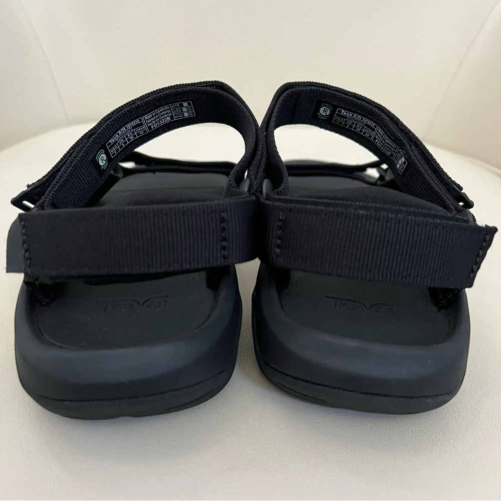New in the box Teva Hurricane XLT2 women walking outdoors sandals size 8